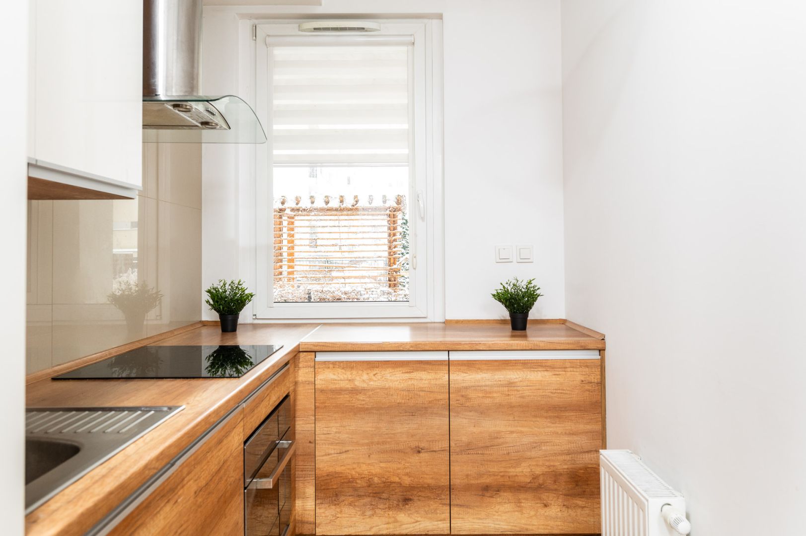 FOR RENT!! SPACIOUS STUDIO WITH A GARDEN Additionally, a parking space included / AVIA / CZYŻYNY - Квартира - Оренда - Kraków, Nowa Huta / Czyżyny