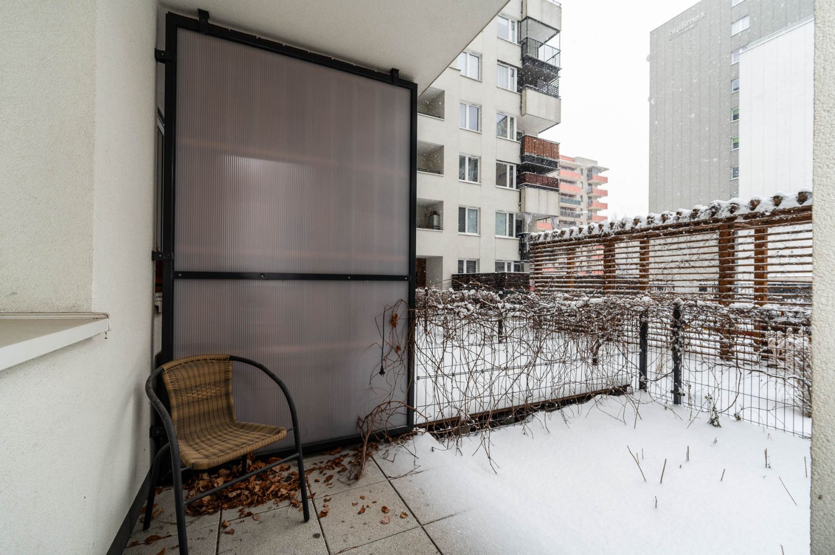 FOR RENT!! SPACIOUS STUDIO WITH A GARDEN Additionally, a parking space included / AVIA / CZYŻYNY - Квартира - Оренда - Kraków, Nowa Huta / Czyżyny