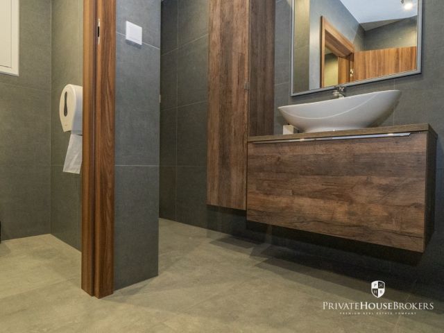 Retail space 116 sqm Dąbrowskiego street - Commercial premises - Rent - Kraków, Podgórze