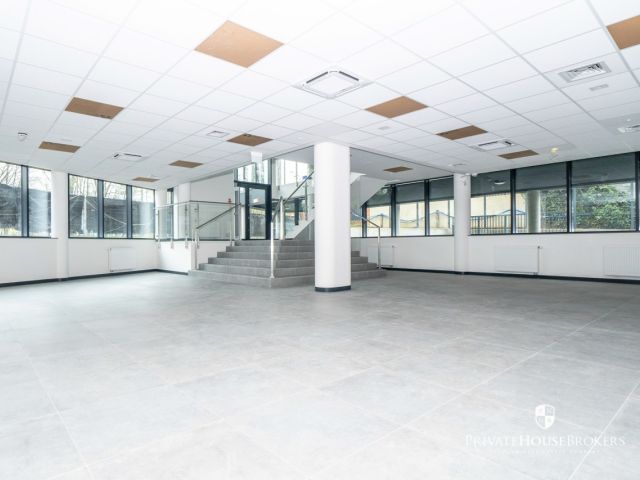 A unique space for your business - an intimate office building at al. John Paul - Commercial premises - Rent - Kraków, Nowa Huta / Czyżyny