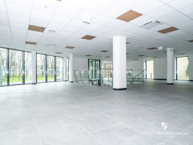 A unique space for your business - an intimate office building at al. John Paul - Commercial premises - Rent - Kraków, Nowa Huta / Czyżyny