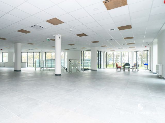 A unique space for your business - an intimate office building at al. John Paul - Commercial premises - Rent - Kraków, Nowa Huta / Czyżyny