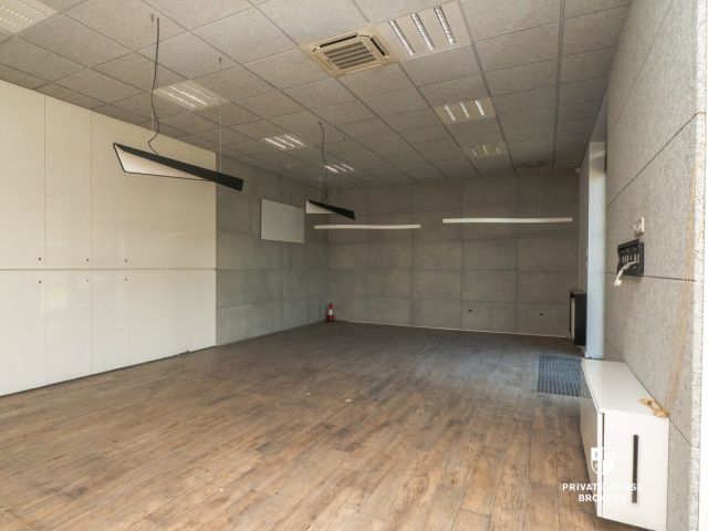 Lokal handlowo- usługowy Krasickiego 57 mkw - Lokal użytkowy - Wynajem - Kraków, Podgórze