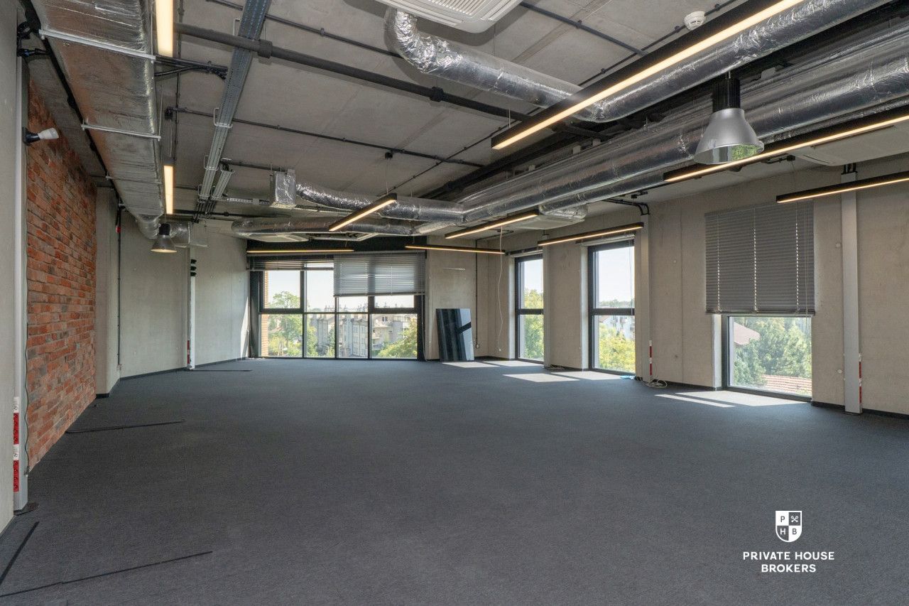 A unique space for your business - an intimate office building at Lubostroń street - Commercial premises - Rent - Kraków, Ruczaj