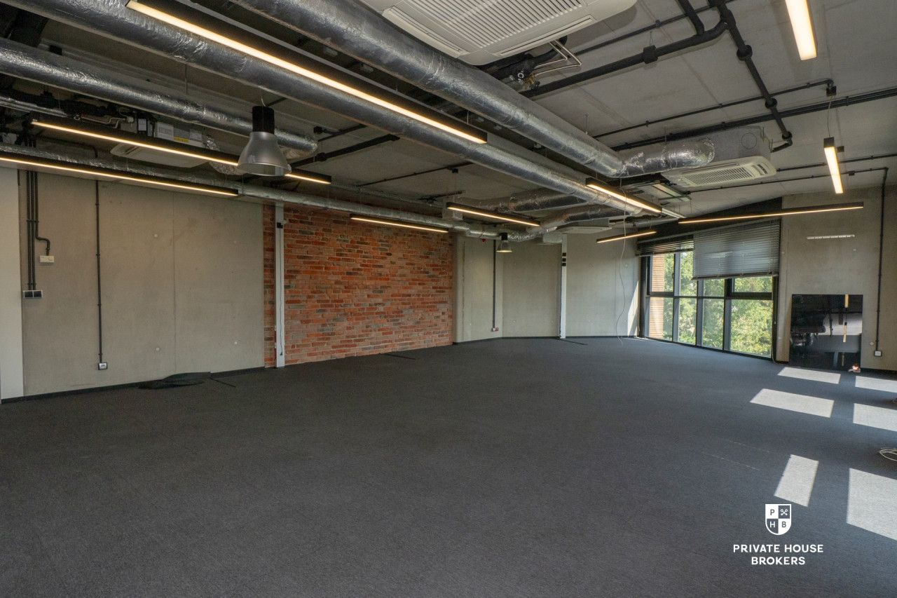 A unique space for your business - an intimate office building at Lubostroń street - Commercial premises - Rent - Kraków, Ruczaj