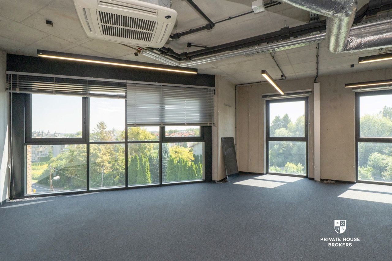 A unique space for your business - an intimate office building at Lubostroń street - Commercial premises - Rent - Kraków, Ruczaj
