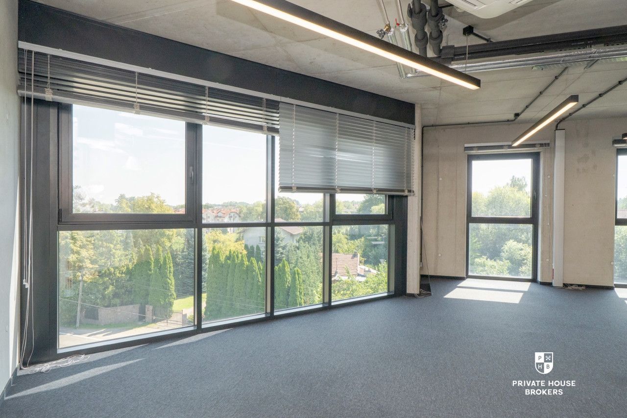 A unique space for your business - an intimate office building at Lubostroń street - Commercial premises - Rent - Kraków, Ruczaj