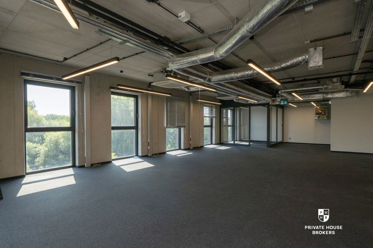 A unique space for your business - an intimate office building at Lubostroń street - Commercial premises - Rent - Kraków, Ruczaj