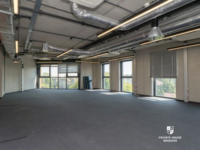 A unique space for your business - an intimate office building at Lubostroń street - Commercial premises - Rent - Kraków, Ruczaj