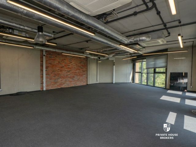 A unique space for your business - an intimate office building at Lubostroń street - Commercial premises - Rent - Kraków, Ruczaj