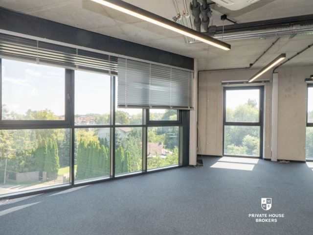 A unique space for your business - an intimate office building at Lubostroń street - Commercial premises - Rent - Kraków, Ruczaj