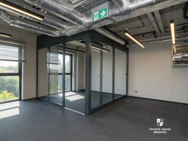 A unique space for your business - an intimate office building at Lubostroń street - Commercial premises - Rent - Kraków, Ruczaj
