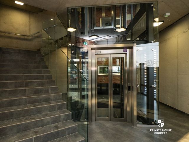 A unique space for your business - an intimate office building at Lubostroń street - Commercial premises - Rent - Kraków, Ruczaj