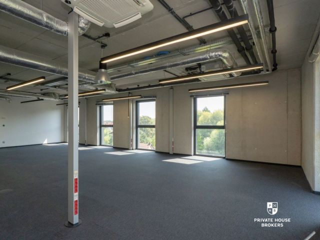 A unique space for your business - an intimate office building at Lubostroń street - Commercial premises - Rent - Kraków, Ruczaj