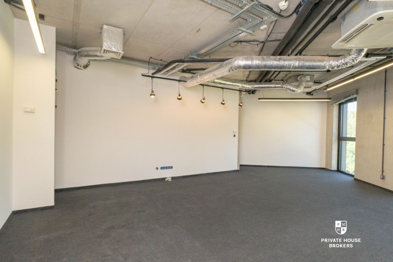 A unique space for your business - an intimate office building at Lubostroń street - Commercial premises - Rent - Kraków, Ruczaj