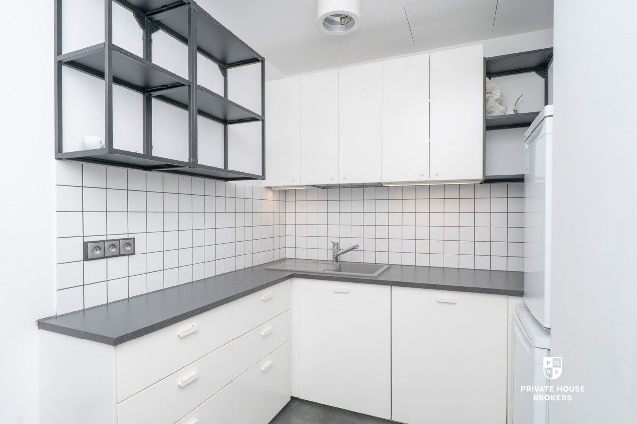 A unique space for your business - an intimate office building at Lubostroń street - Commercial premises - Rent - Kraków, Ruczaj