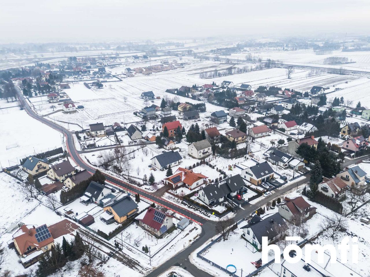 SINGLE-FAMILY HOUSE IN A QUIET NEIGHBORHOOD IN NEED OF RENOVATION - Дім - Продаж - Wielicki, Niepołomice