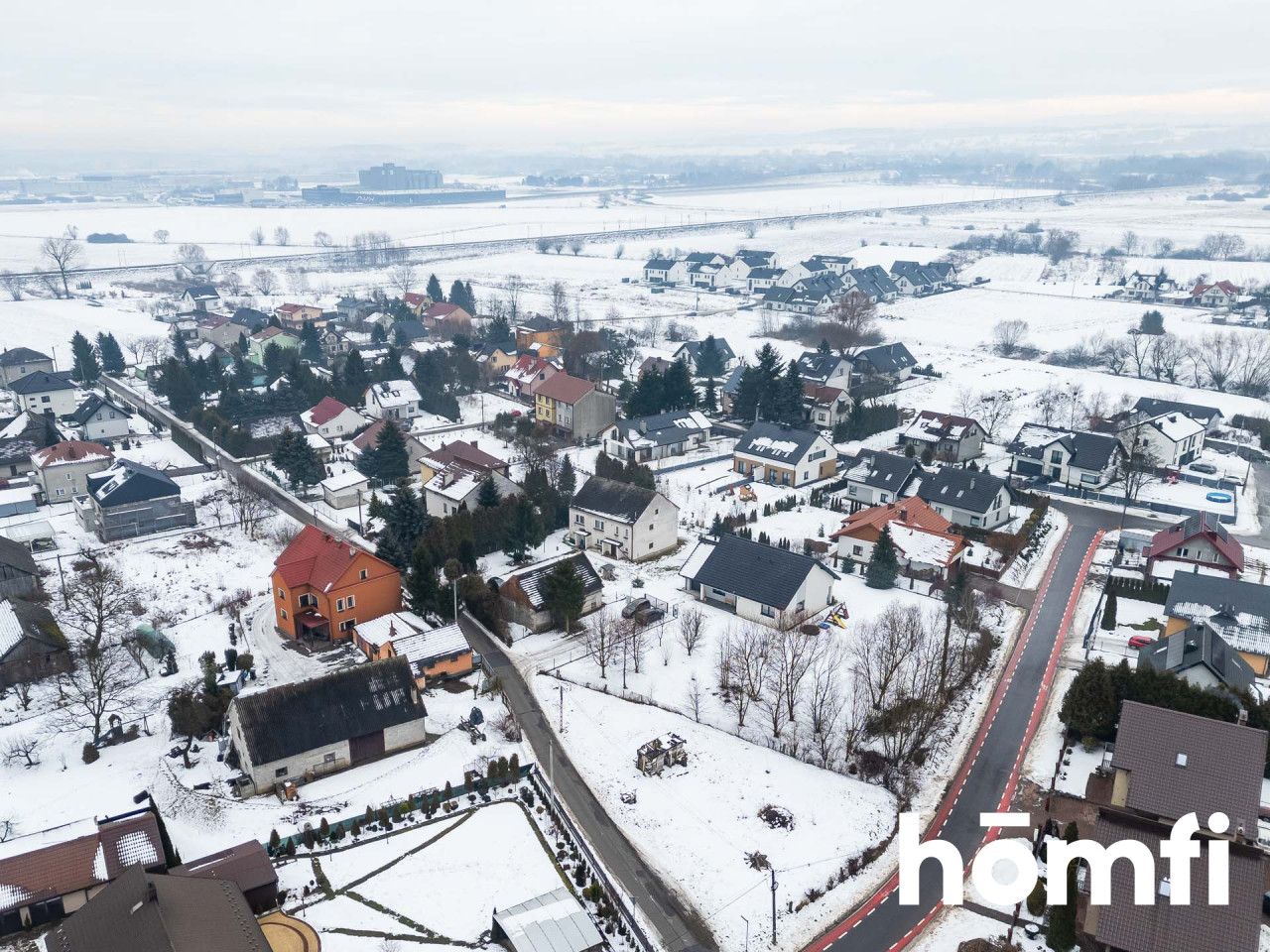 SINGLE-FAMILY HOUSE IN A QUIET NEIGHBORHOOD IN NEED OF RENOVATION - Дім - Продаж - Wielicki, Niepołomice
