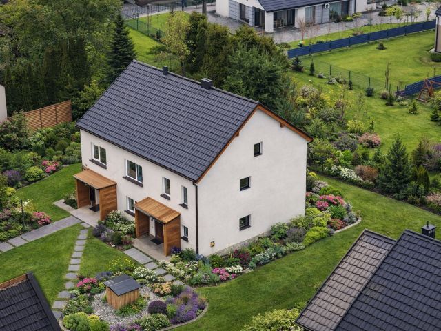 SINGLE-FAMILY HOUSE IN A QUIET NEIGHBORHOOD IN NEED OF RENOVATION - House - Sale - Wielicki, Niepołomice