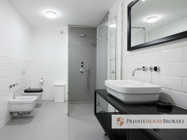 Spacious 2-bedroom apartment with the view of the Wawel Castle - Квартира - Оренда - Kraków, Śródmieście / Stare Miasto