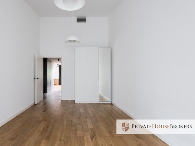 Spacious 2-bedroom apartment with the view of the Wawel Castle - Квартира - Оренда - Kraków, Śródmieście / Stare Miasto