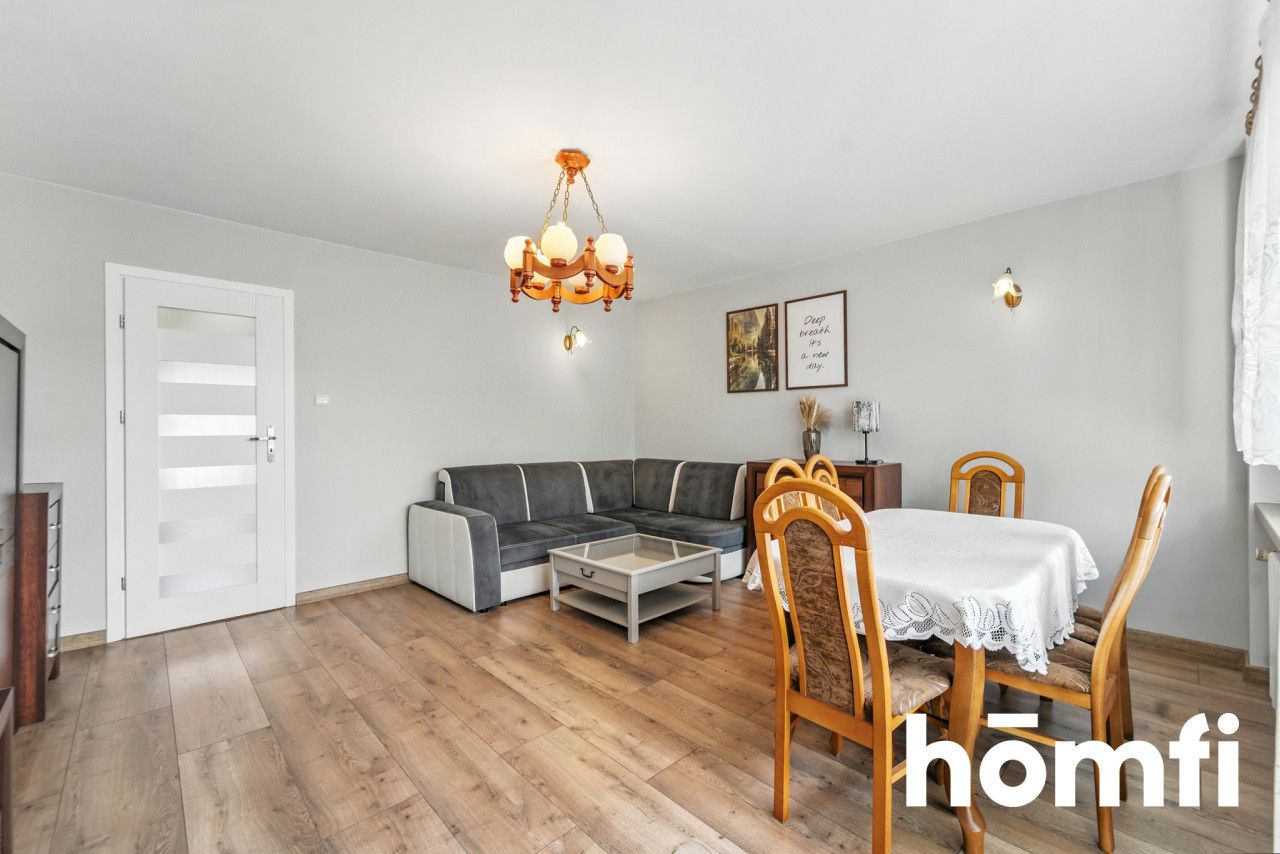 Comfortable and Well-Maintained Apartment in Mysłowice - Квартира - Продаж - Mysłowice, Brzęczkowice