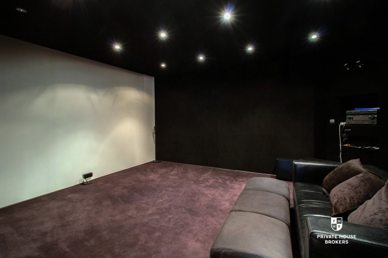 Rezydencja z ogrodem 56 arów | Oczka wodne, sala kinowa, sauna | Skała 25 min od Krakowa - Dom - Sprzedaż - Krakowski, Skała / Szczodrkowice