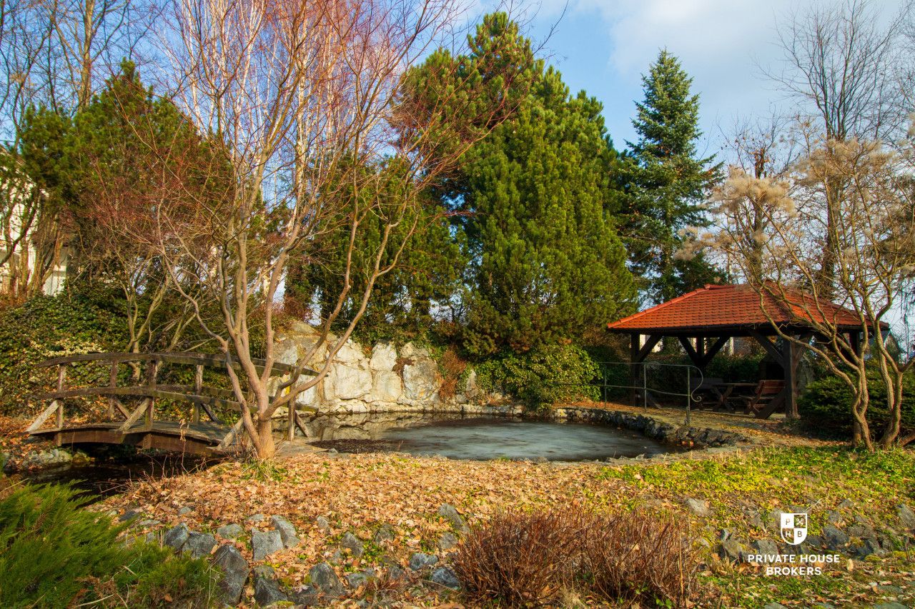 Rezydencja z ogrodem 56 arów | Oczka wodne, sala kinowa, sauna | Skała 25 min od Krakowa - Dom - Sprzedaż - Krakowski, Skała / Szczodrkowice