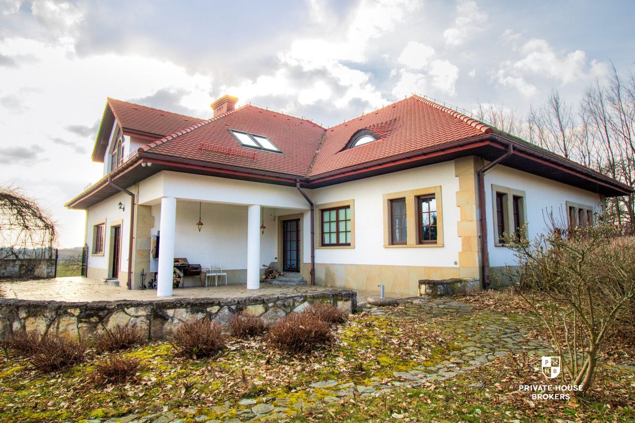 Rezydencja z ogrodem 56 arów | Oczka wodne, sala kinowa, sauna | Skała 25 min od Krakowa - Dom - Sprzedaż - Krakowski, Skała / Szczodrkowice