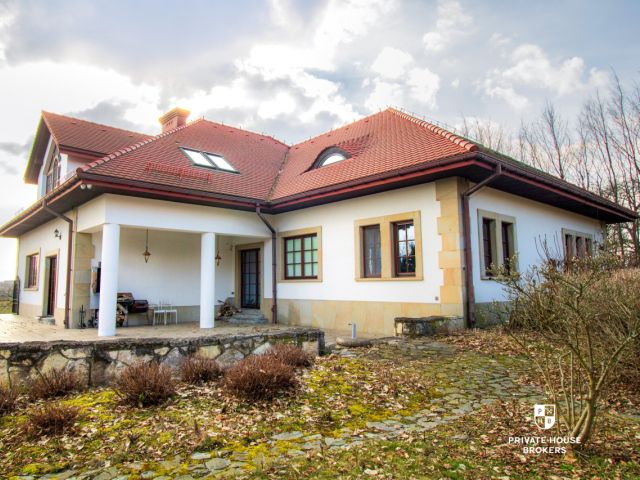 Rezydencja z ogrodem 56 arów | Oczka wodne, sala kinowa, sauna | Skała 25 min od Krakowa - Dom - Sprzedaż - Krakowski, Skała / Szczodrkowice