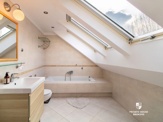 Rezydencja z ogrodem 56 arów | Oczka wodne, sala kinowa, sauna | Skała 25 min od Krakowa - Dom - Sprzedaż - Krakowski, Skała / Szczodrkowice