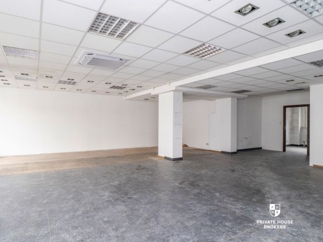 Retail space for rent 219 sqm - Commercial premises - Rent - Kraków, Podgórze
