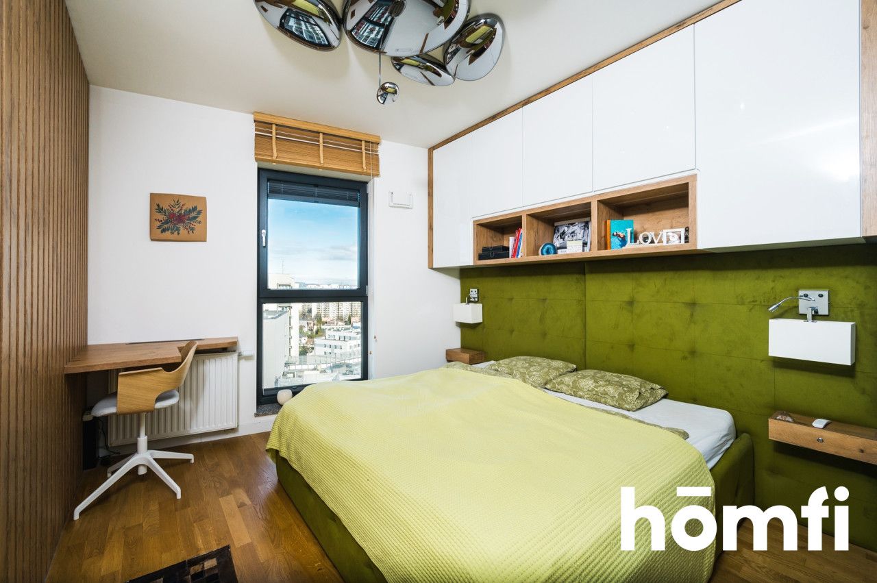 Finished in high standard, 3 room unique apartment on the last, 14th floor with a breathtaking view on the city. Underground parking space and large storage room with the apartment - Mogilska 120 St. | Grzegórzki - Квартира - Продаж - Kraków, Śródmieście