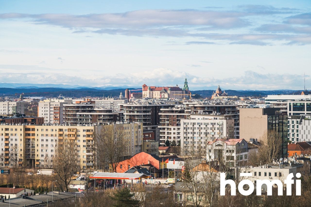 Finished in high standard, 3 room unique apartment on the last, 14th floor with a breathtaking view on the city. Underground parking space and large storage room with the apartment - Mogilska 120 St. | Grzegórzki - Квартира - Продаж - Kraków, Śródmieście