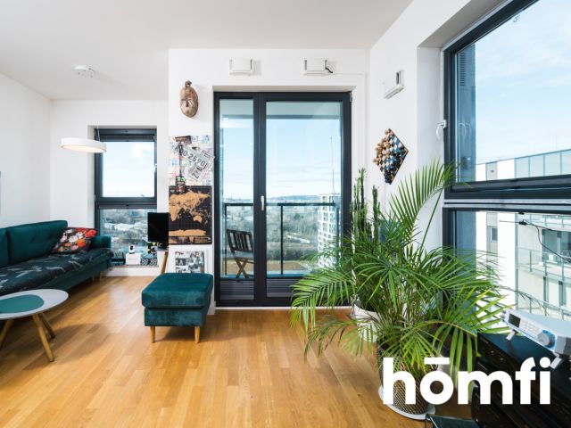 Wykończone w wysokim standardzie, 3 pokojowe mieszkanie na ostatnim, 14-tym piętrze z zapierającym dech w piersiach widokiem na miasto. Duże miejsce w garażu podziemnym i komórka lokatorska razem z mieszkaniem - ul. Mogilska 120 | Grzegórzki - Mieszkanie - Sprzedaż - Kraków, Śródmieście