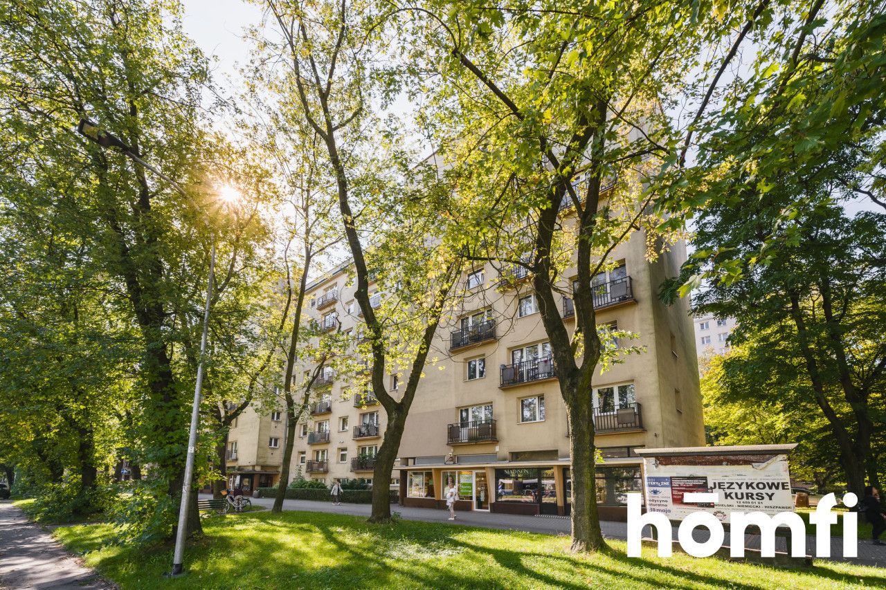 Apartment with 3 independent rooms and a separate kitchen - Квартира - Продаж - Kraków, Nowa Huta