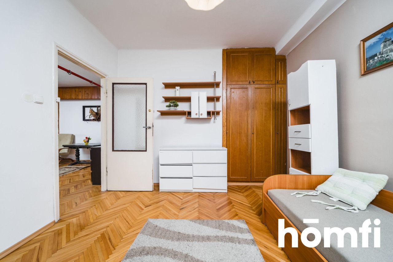 Apartment with 3 independent rooms and a separate kitchen - Квартира - Продаж - Kraków, Nowa Huta