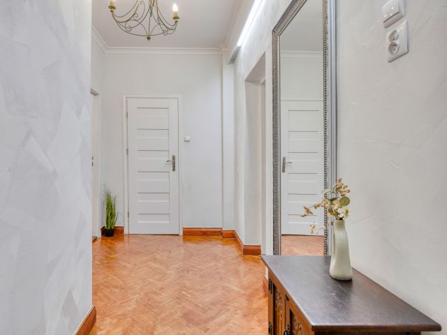 Atmospheric 49 m² apartment in a renovated tenement building - Квартира - Продаж - Rzeszów, Gen. Grota-Roweckiego