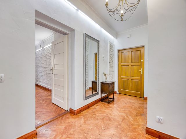 Atmospheric 49 m² apartment in a renovated tenement building - Квартира - Продаж - Rzeszów, Gen. Grota-Roweckiego