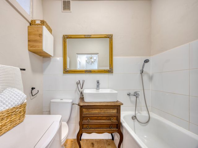 Atmospheric 49 m² apartment in a renovated tenement building - Квартира - Продаж - Rzeszów, Gen. Grota-Roweckiego