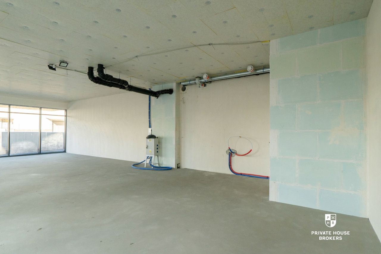 Commercial space for rent Centralna street 93 sqm - Комерційне приміщення - Оренда - Kraków, Nowa Huta