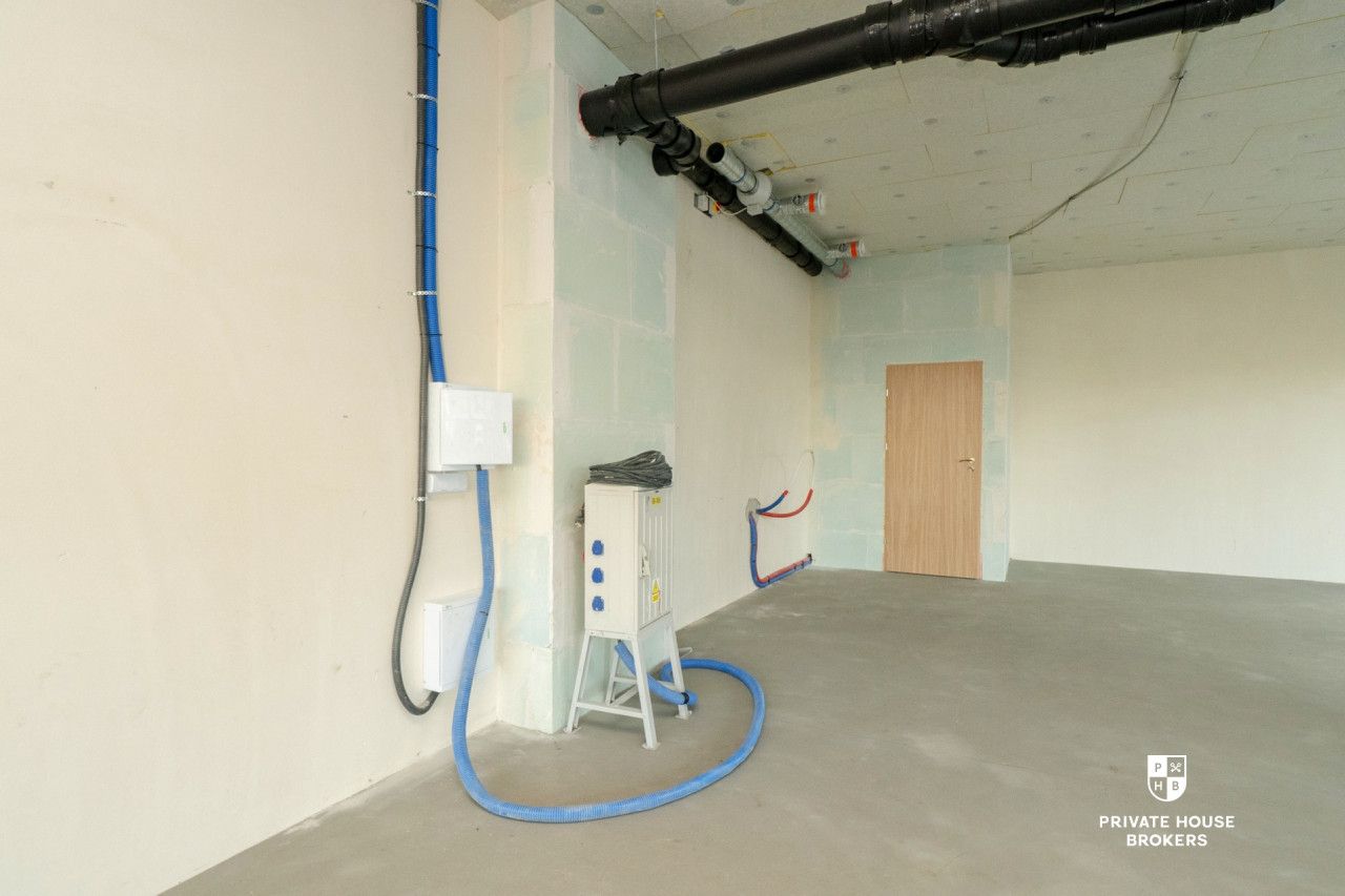 Commercial space for rent Centralna street 93 sqm - Комерційне приміщення - Оренда - Kraków, Nowa Huta