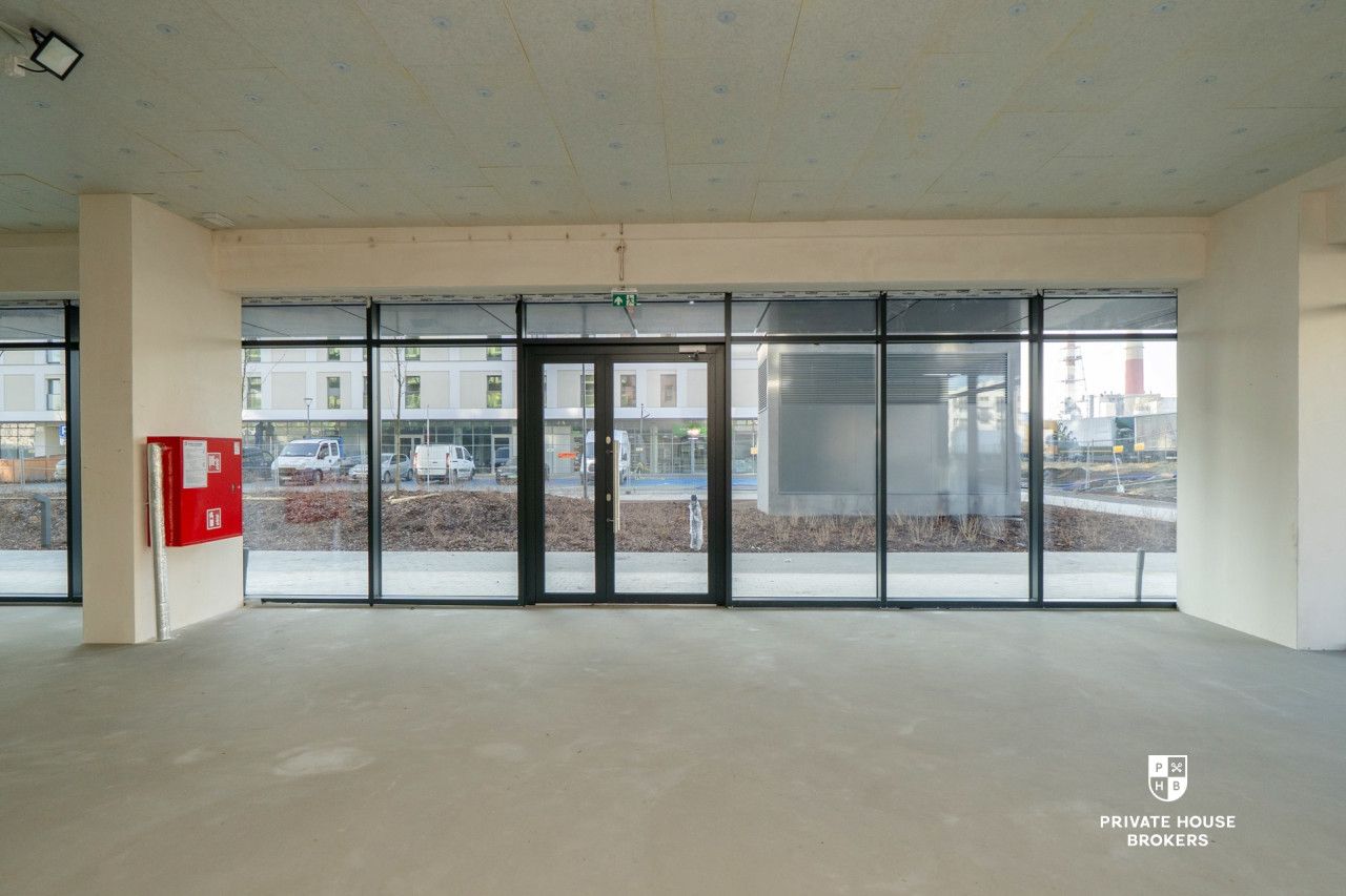 Commercial space for rent Centralna street 93 sqm - Комерційне приміщення - Оренда - Kraków, Nowa Huta