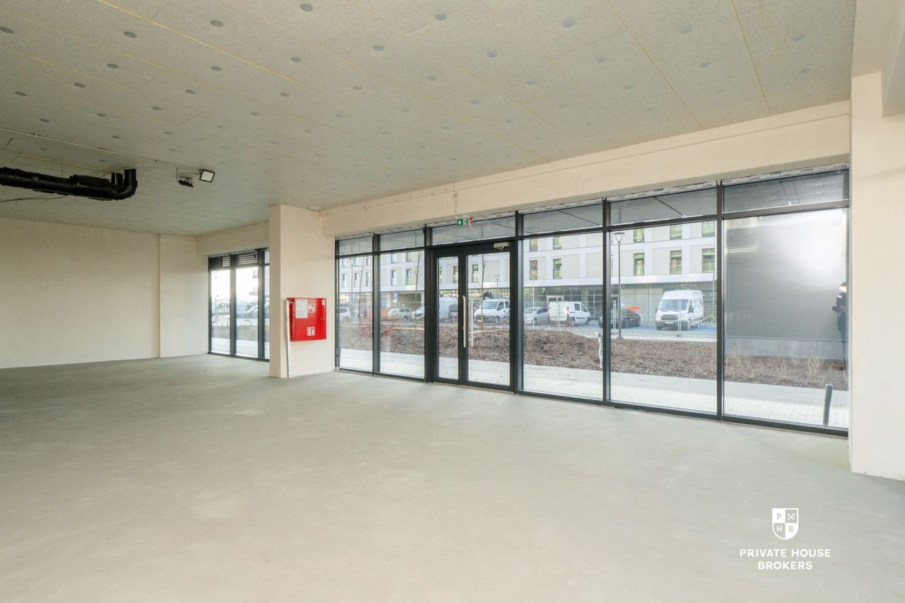 Commercial space for rent Centralna street 93 sqm - Комерційне приміщення - Оренда - Kraków, Nowa Huta