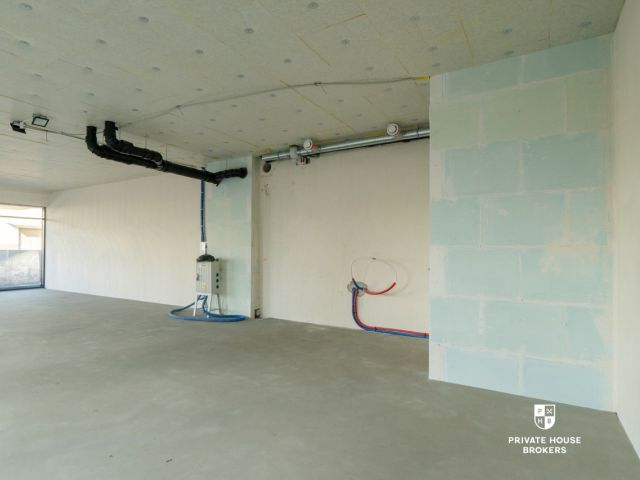 Commercial space for rent Centralna street 93 sqm - Комерційне приміщення - Оренда - Kraków, Nowa Huta