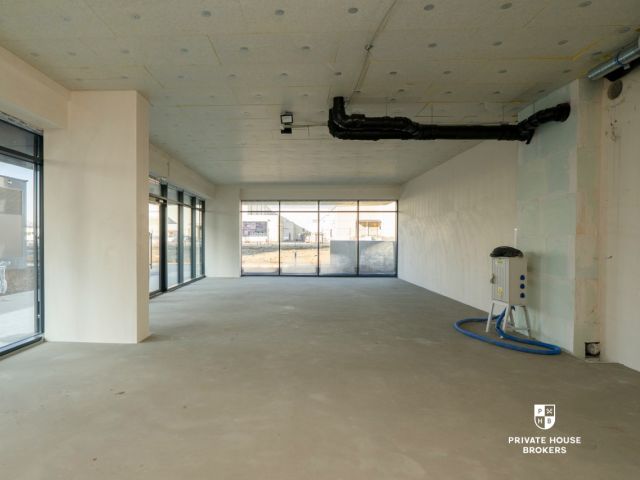 Commercial space for rent Centralna street 93 sqm - Комерційне приміщення - Оренда - Kraków, Nowa Huta