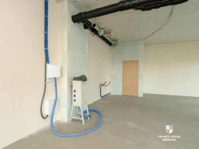 Commercial space for rent Centralna street 93 sqm - Комерційне приміщення - Оренда - Kraków, Nowa Huta