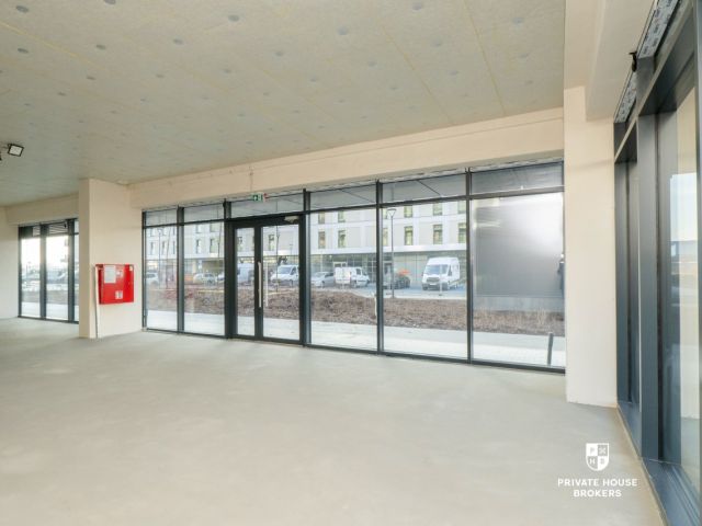 Commercial space for rent Centralna street 93 sqm - Комерційне приміщення - Оренда - Kraków, Nowa Huta