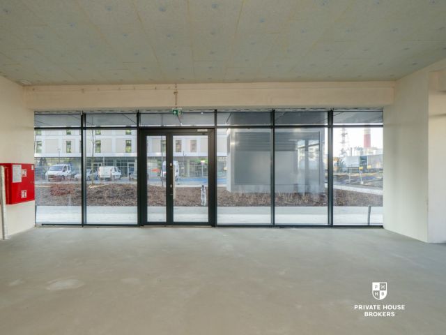 Commercial space for rent Centralna street 93 sqm - Комерційне приміщення - Оренда - Kraków, Nowa Huta