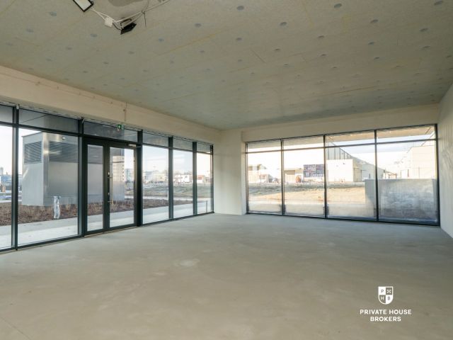 Commercial space for rent Centralna street 49 sqm - Комерційне приміщення - Оренда - Kraków, Nowa Huta